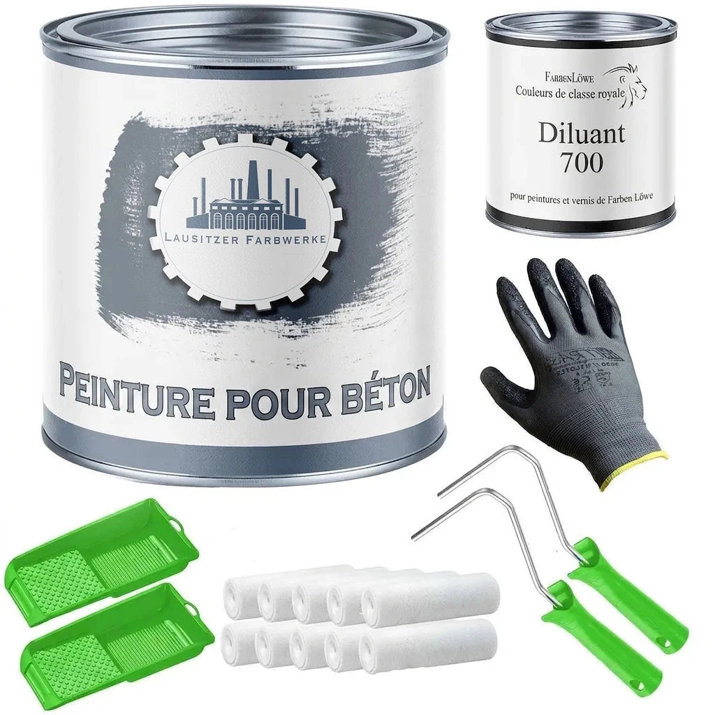 Kit complet peinture béton: pot, diluant, rouleaux, bacs et gants de protection.
